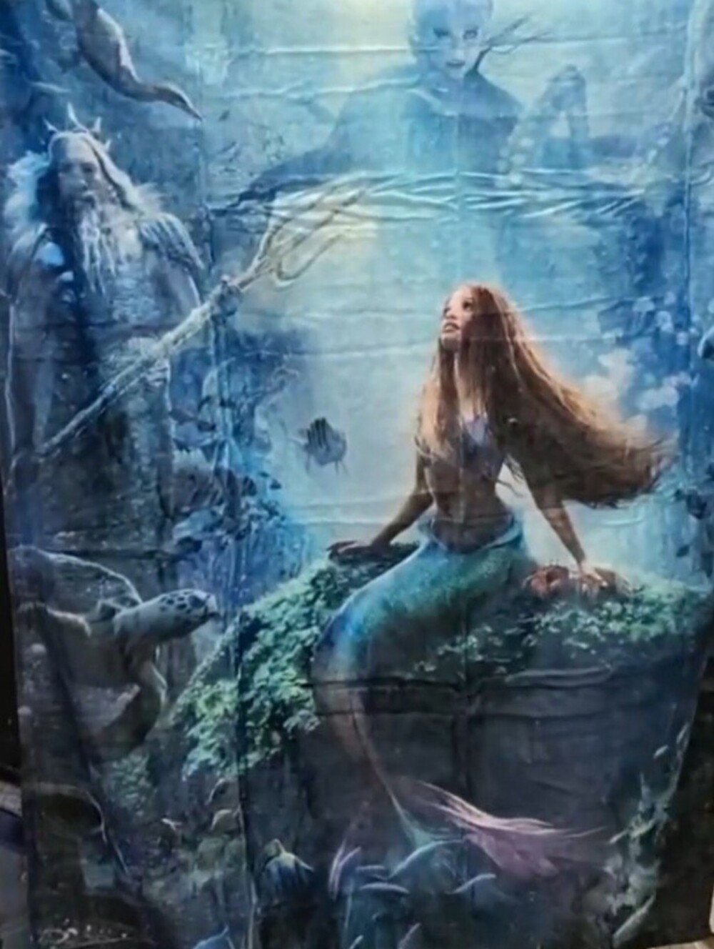 BRAND NEW THE LITTLE MERMAID 37x50 COZY  BLANKET